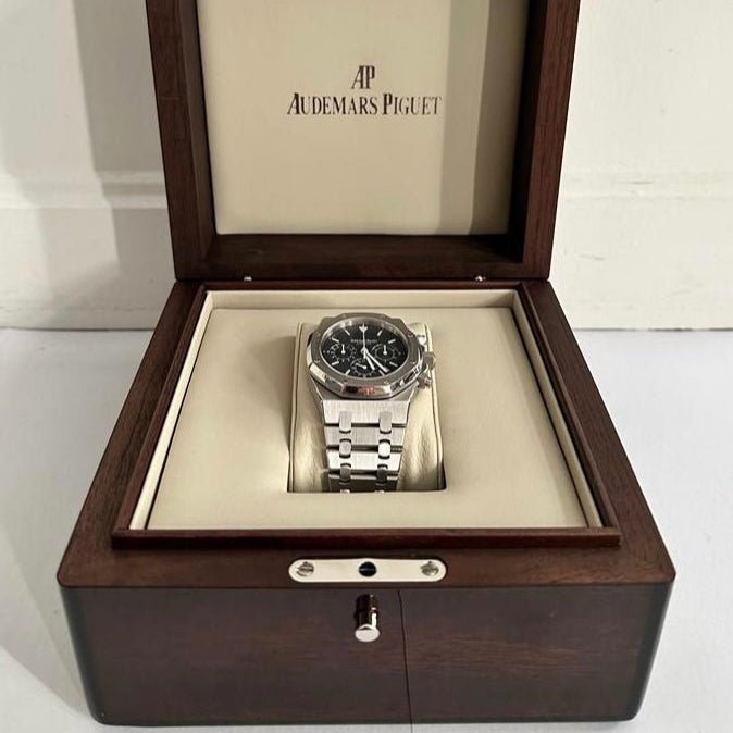 Audemars Piguet Royal Oak 25860ST “Kasparov Chronograph,” 39mm stainless steel case, dark grey “Tapisserie” dial, chronograph function, and integrated bracelet.