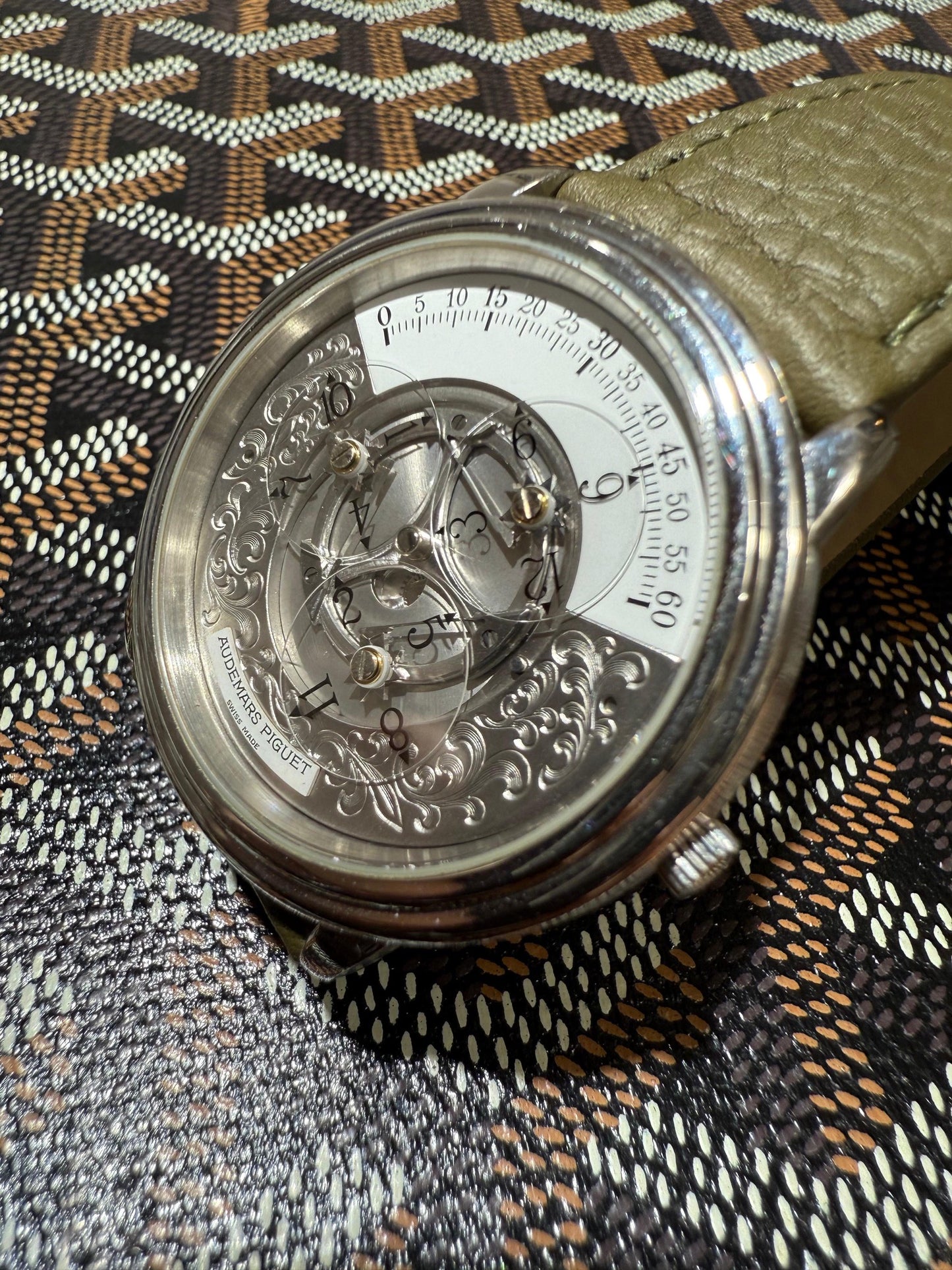 Audemars Piguet Star Wheel Ref. 25720.002 in platinum with rotating hour and minute display, elegant design. Circa 1992.