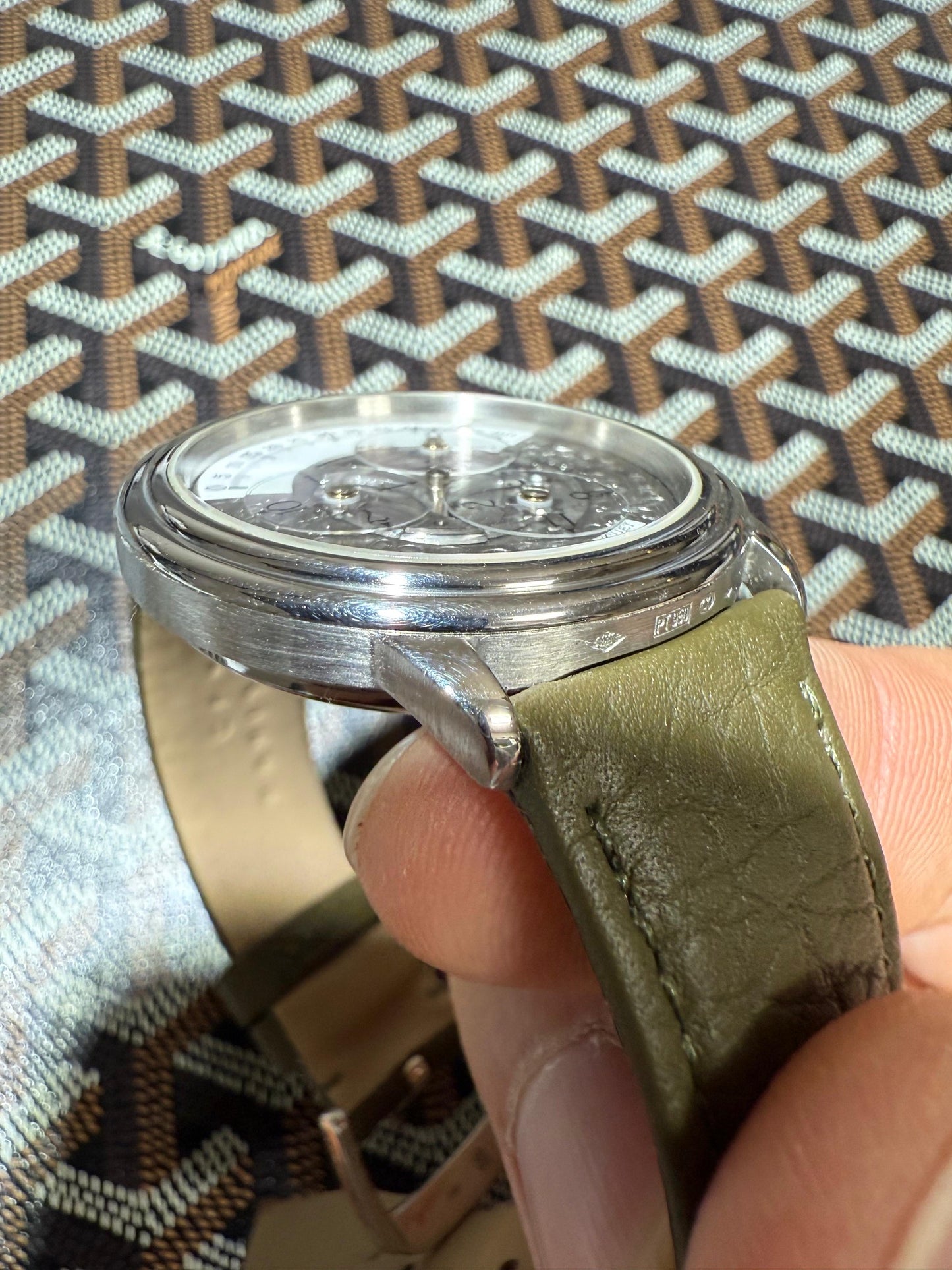Audemars Piguet Star Wheel Ref. 25720.002 in platinum with rotating hour and minute display, elegant design. Circa 1992.