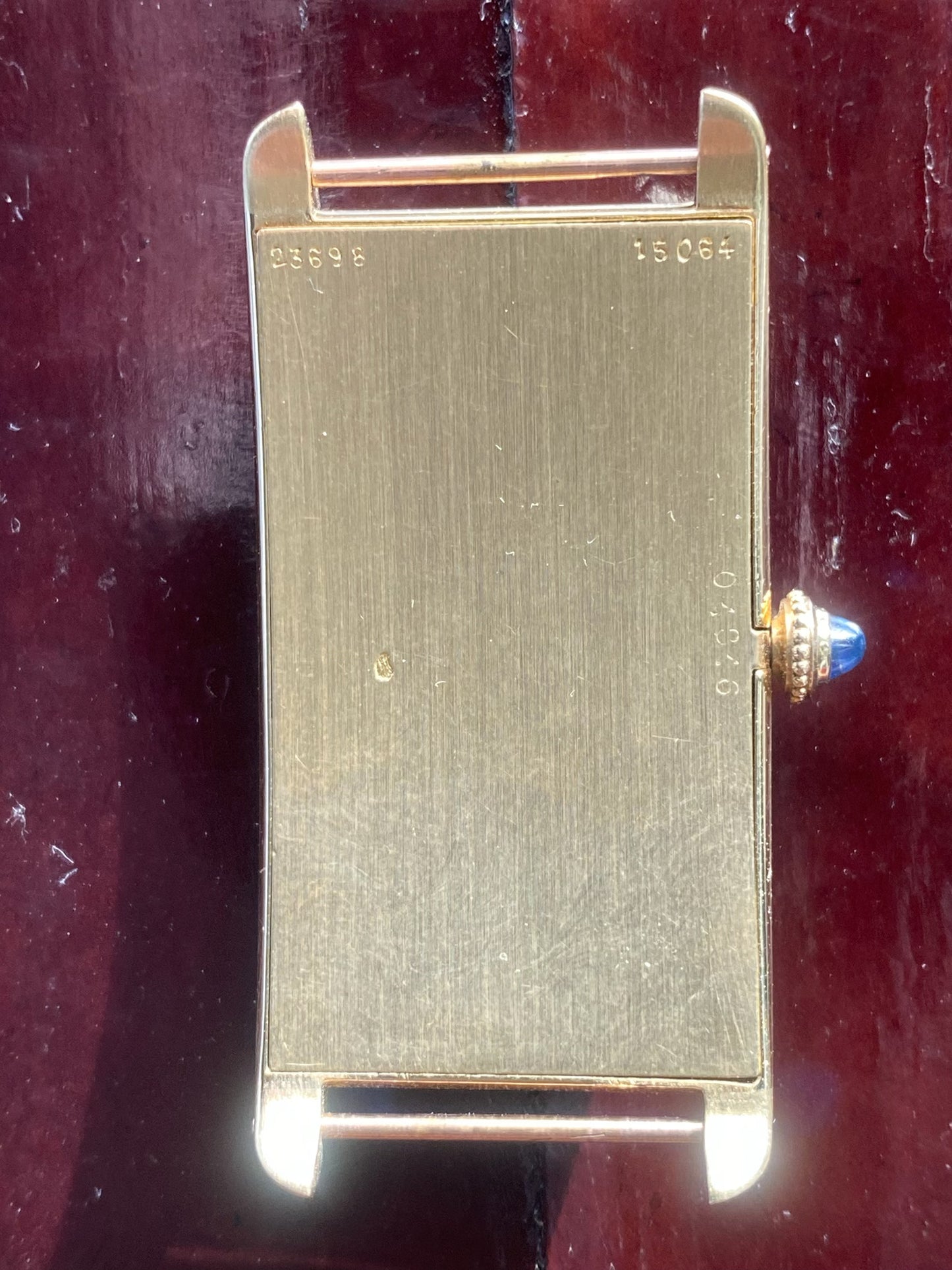 Cartier Tank Cintrée in yellow gold from 1924 - Large 9 Ligne – Vintage luxury watch serviced by Cartier in 1940.