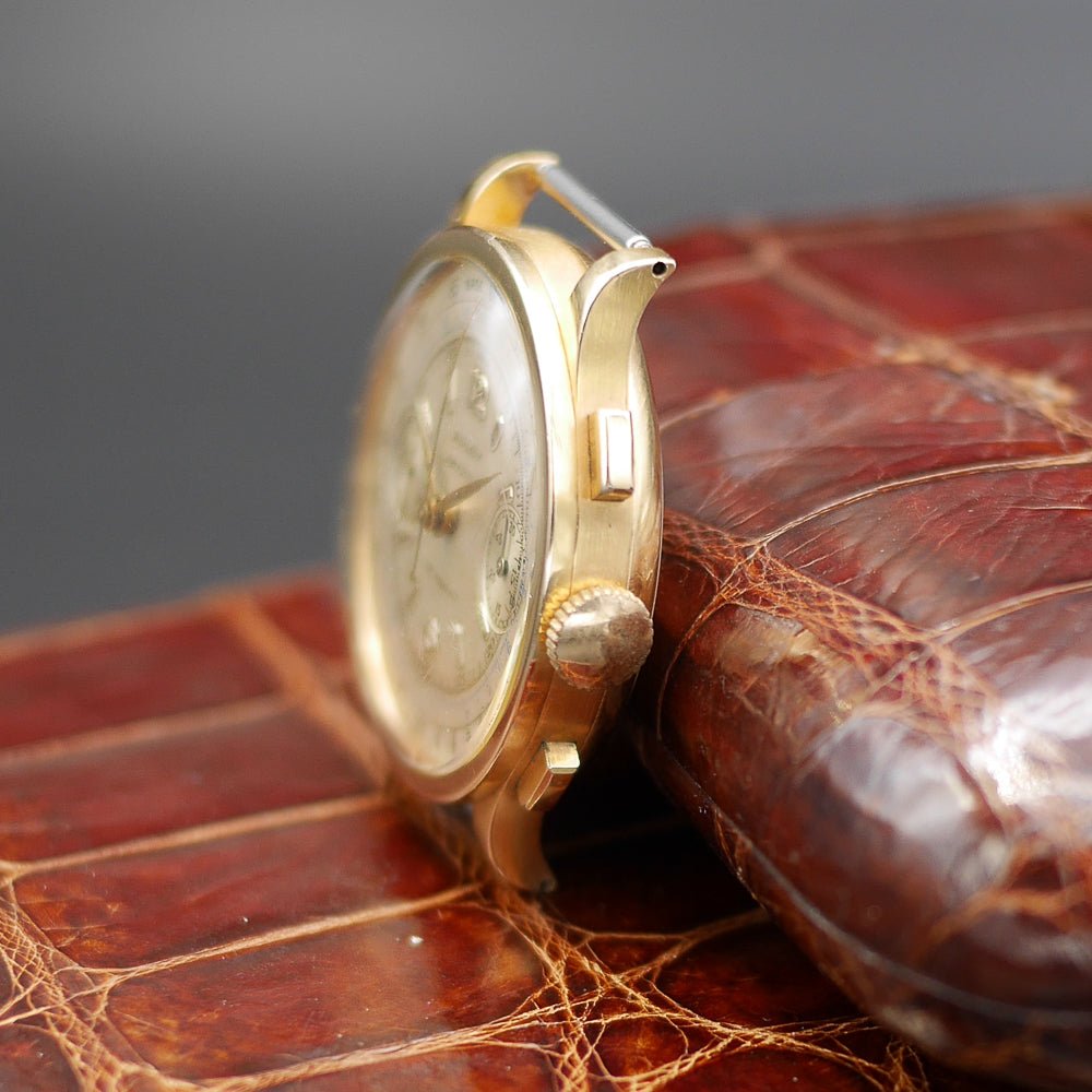 Rolex Chronograph Ref: 2508 retailed by Astrua in Yellow gold. Circa: 1950.