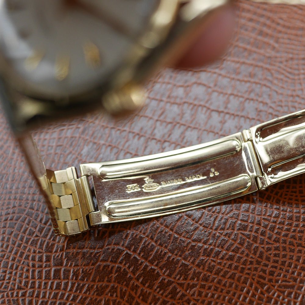 Rolex Oyster Perpetual Date Ref: 6085 in Yellow gold. Circa: 1956.