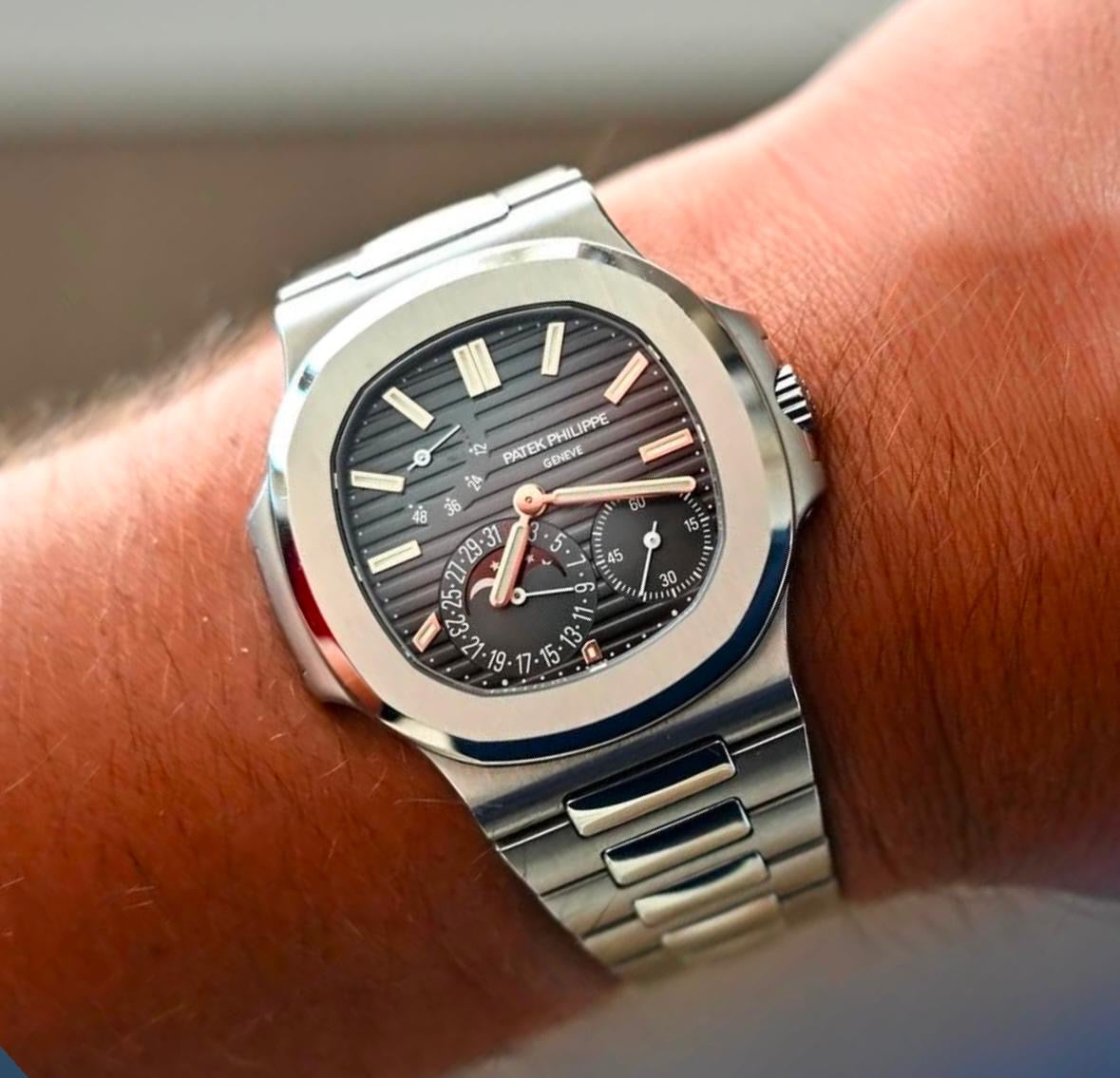 Patek Philippe Ref: 5712A from 2018, full set, new condition, unworn, with stainless steel case.