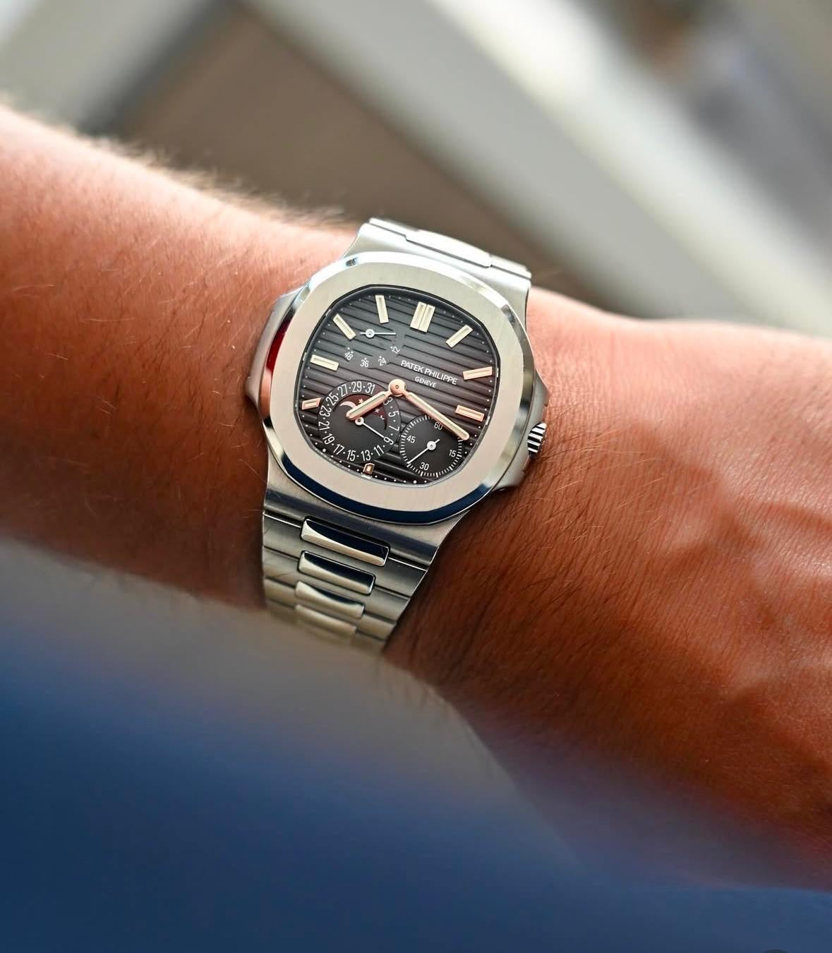 Patek Philippe Ref: 5712A from 2018, full set, new condition, unworn, with stainless steel case.