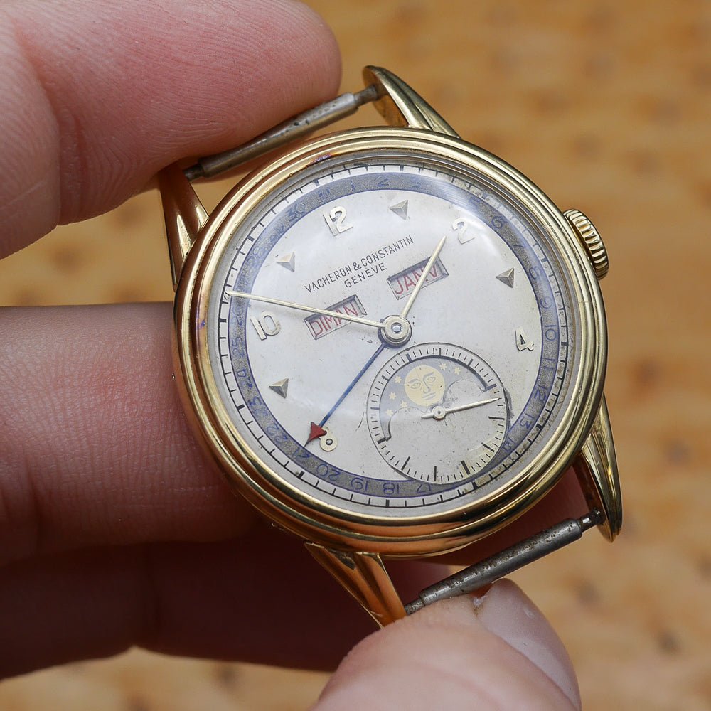 Vacheron & Constantin Triple Calendar with Moon Phases in Yellow gold. Circa: 1952.