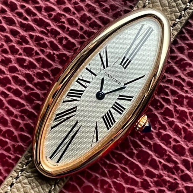 Cartier Baignoire Allongée REF: 2515 in pink gold, 1990s. A refined and elongated design showcasing Cartier’s timeless craftsmanship.