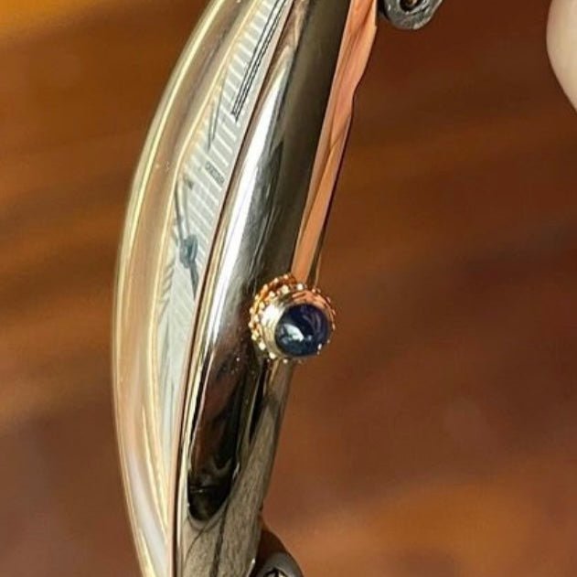Cartier Baignoire Allongée REF: 2515 in pink gold, 1990s. A refined and elongated design showcasing Cartier’s timeless craftsmanship.