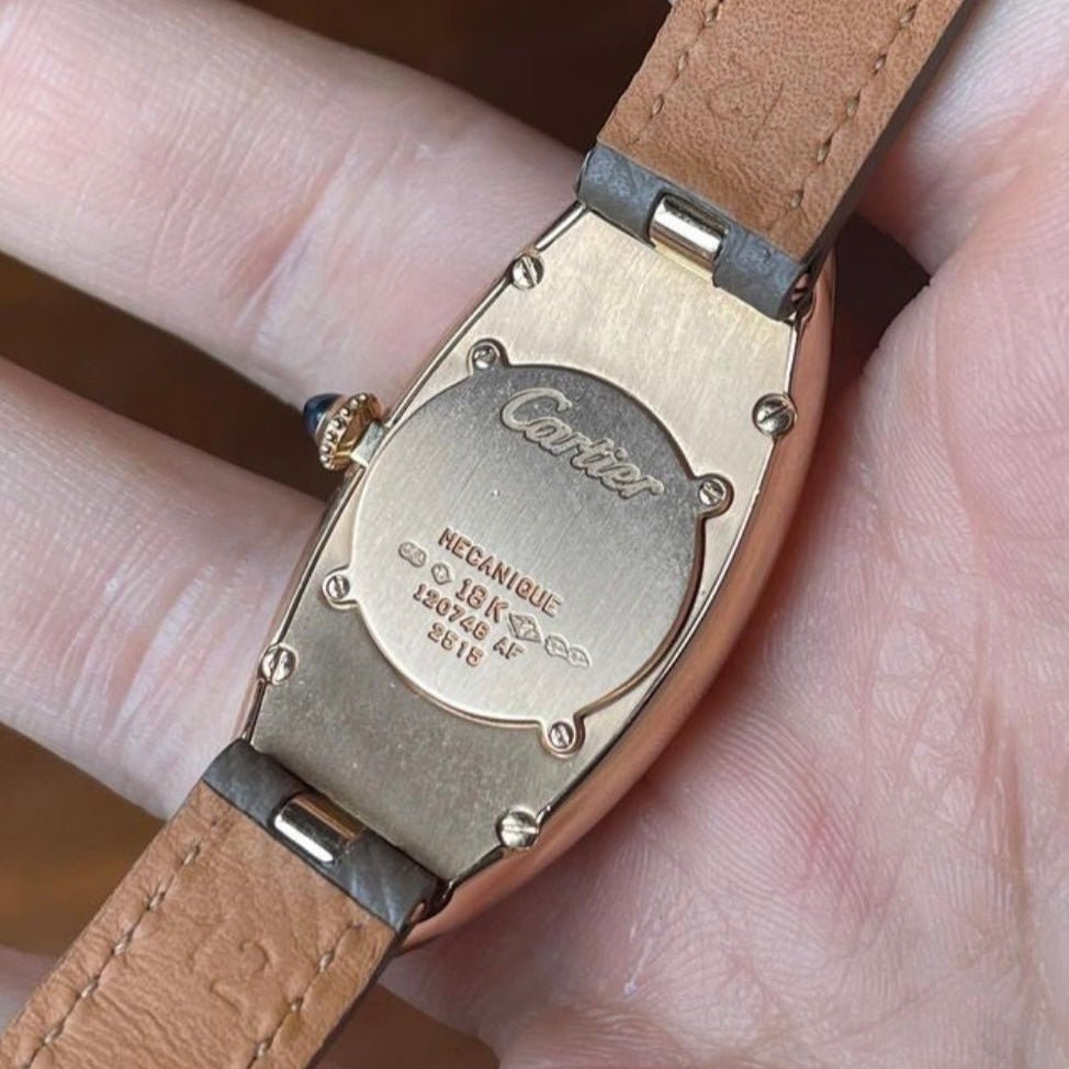 Cartier Baignoire Allongée REF: 2515 in pink gold, 1990s. A refined and elongated design showcasing Cartier’s timeless craftsmanship.
