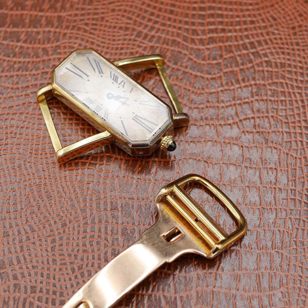 Cartier Driver watch in Yellow gold. Circa: 1930.