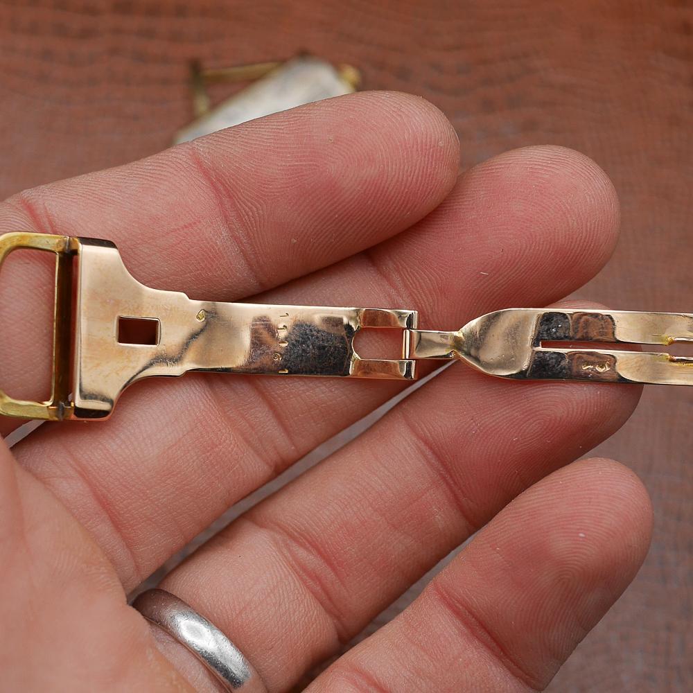 Cartier Driver watch in Yellow gold. Circa: 1930.