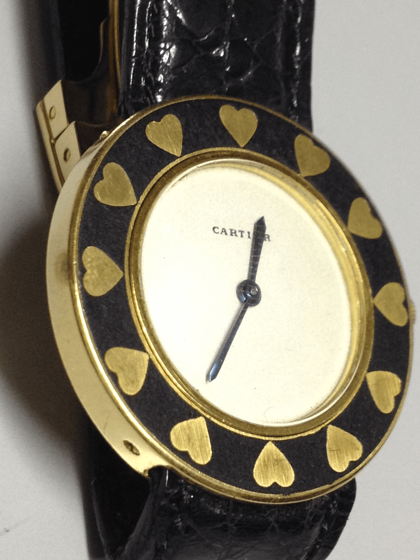Cartier Retro Dress watch in Yellow gold. Circa: 1960.