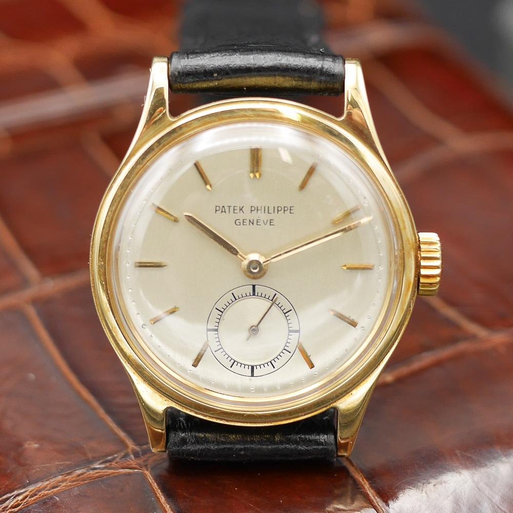Patek Philippe Calatrava Ref. 2451 watch, yellow gold, 31mm, circa 1953, classic and refined design.