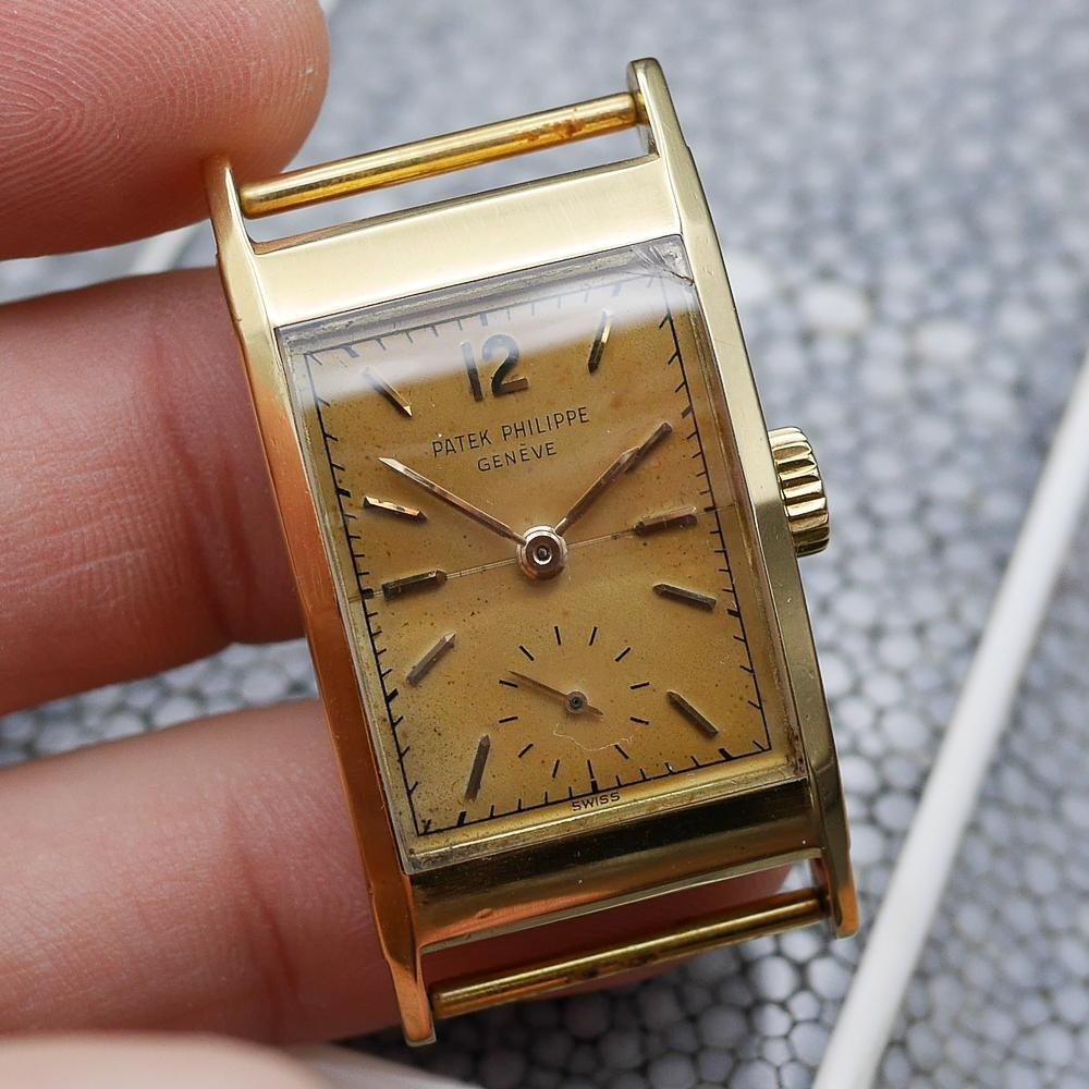 Patek Philippe Hour Glass Ref 2461 in Yellow Gold, Circa 1952.