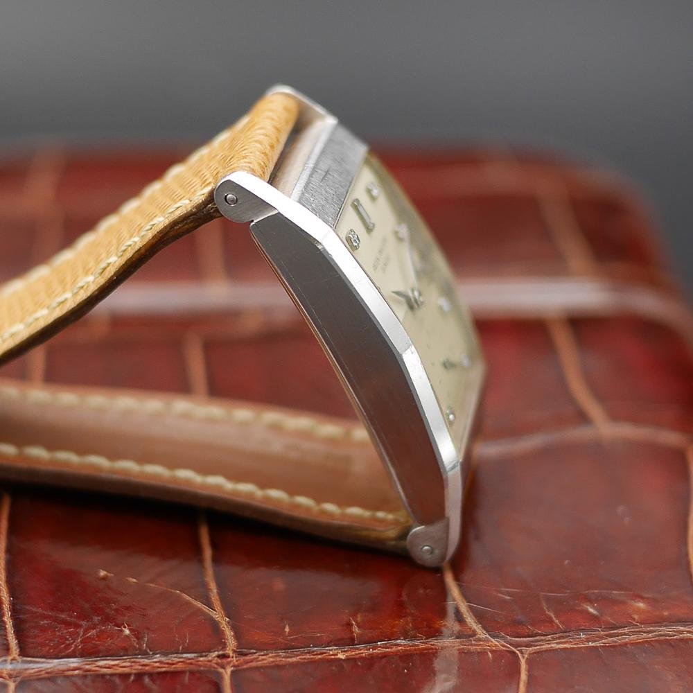 Patek Philippe Hour Glass Ref: 2461 in Platinum. Circa: 1953.