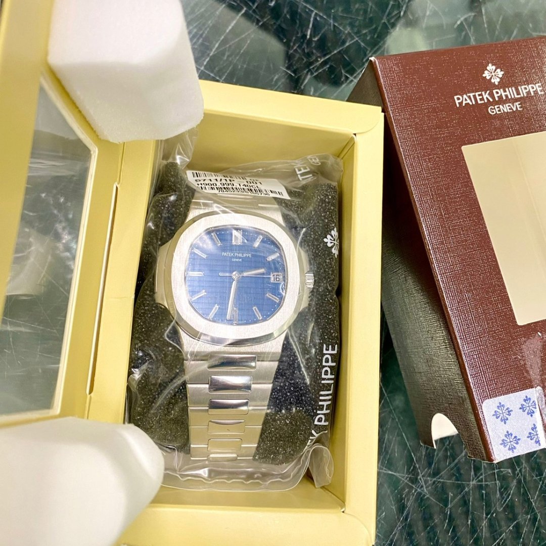 Patek Philippe Nautilus 40 Anniversary Ref.5711/1P Platinum - Pires - Mauboussin