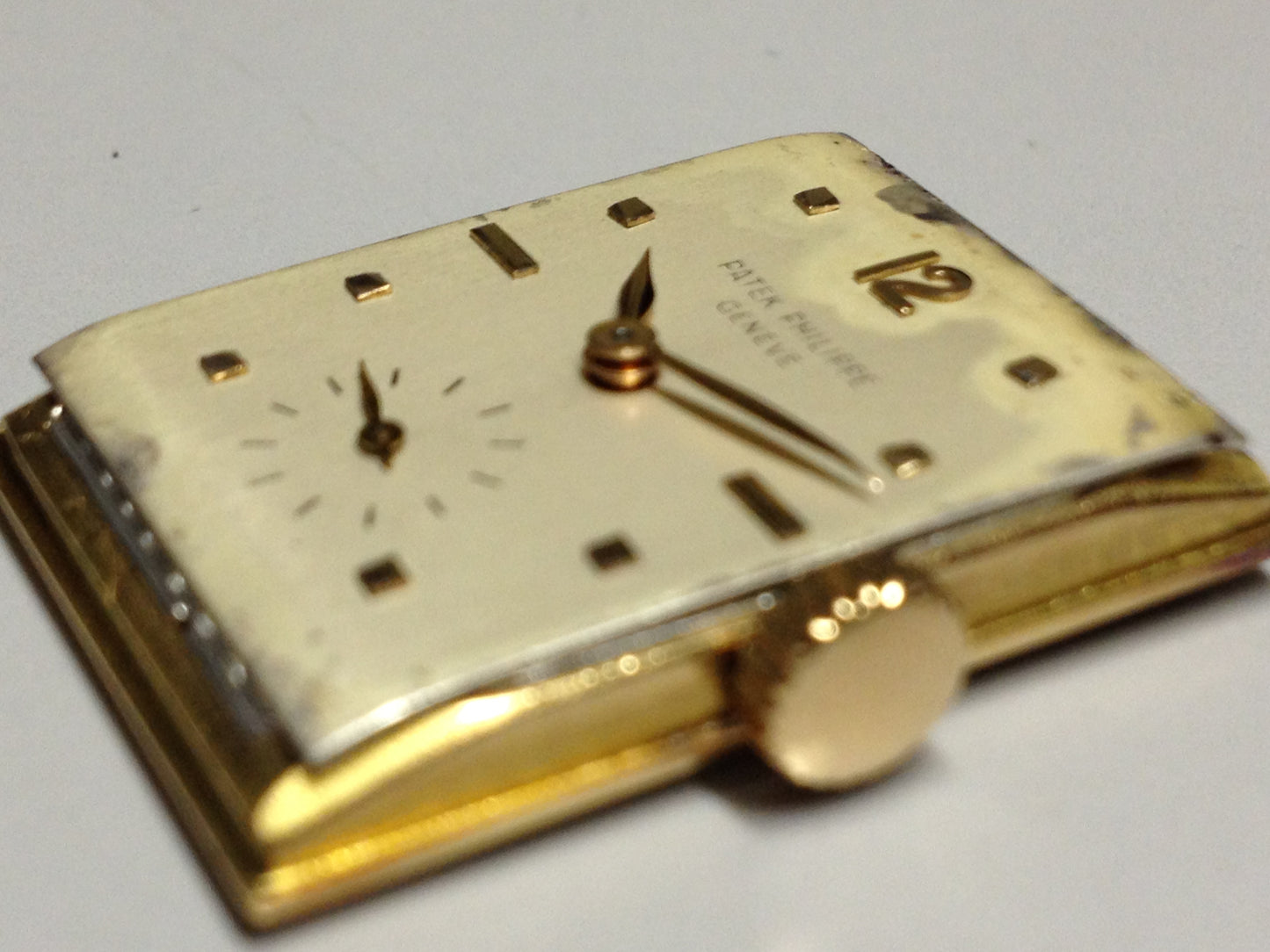 Patek Philippe Retro watch Bear Claw Ref: 2471 in Pink gold. Circa: 1951.