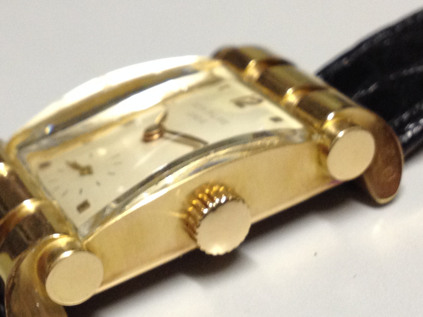 Patek Philippe Retro watch Bear Claw Ref: 2471 in Pink gold. Circa: 1951.