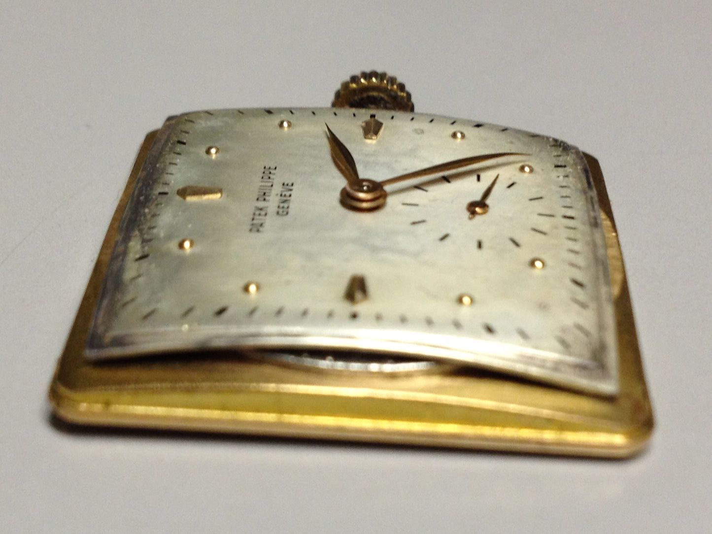Patek Philippe Retro watch Ref: 2424 in Pink gold. Circa: 1950.