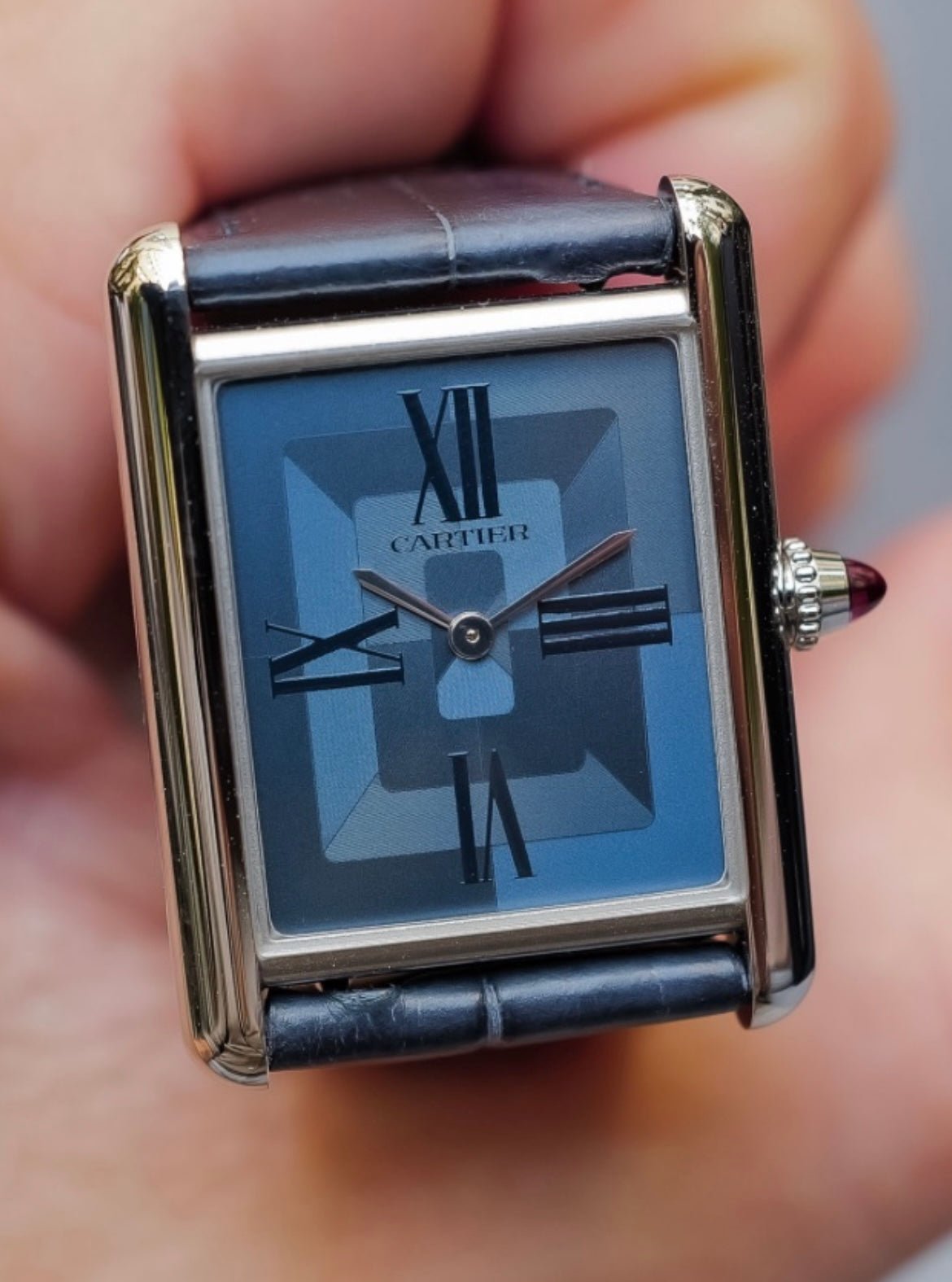 Cartier Tank Louis Cartier REF: WGTA0121 in platinum, 2024 limited edition of 170 pieces, full set in new condition.