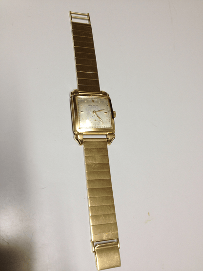 Patek Philippe Retro watch Ref: 2424 in Pink gold. Circa: 1950.