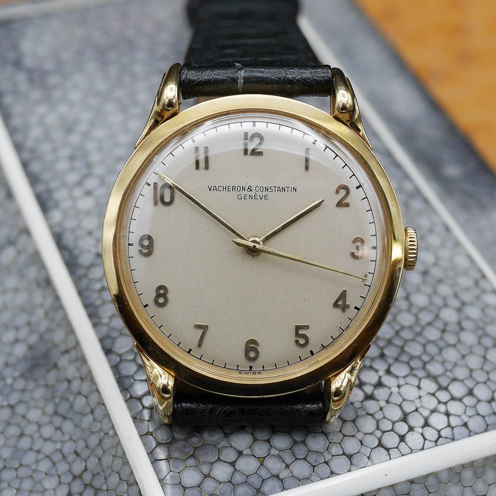 Vacheron&Constantin Round Center Second with Arabic Numerals in Yellow gold. Circa: 1950
