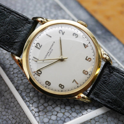 Vacheron&Constantin Round Center Second with Arabic Numerals in Yellow gold. Circa: 1950