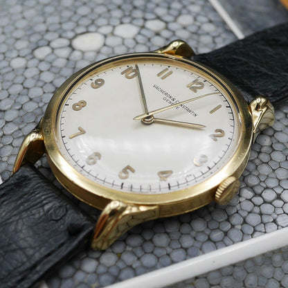 Vacheron&Constantin Round Center Second with Arabic Numerals in Yellow gold. Circa: 1950