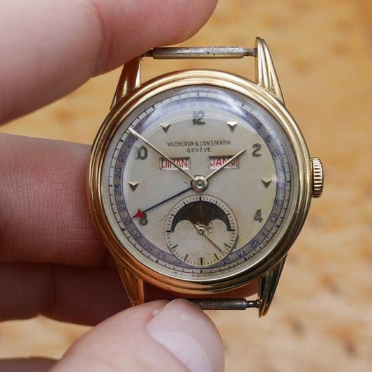 Vacheron & Constantin Triple Calendar with Moon Phases in Yellow gold. Circa: 1952.
