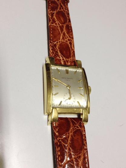 Patek Philippe Ref: 2427 in Yellow gold. Circa: 1950.