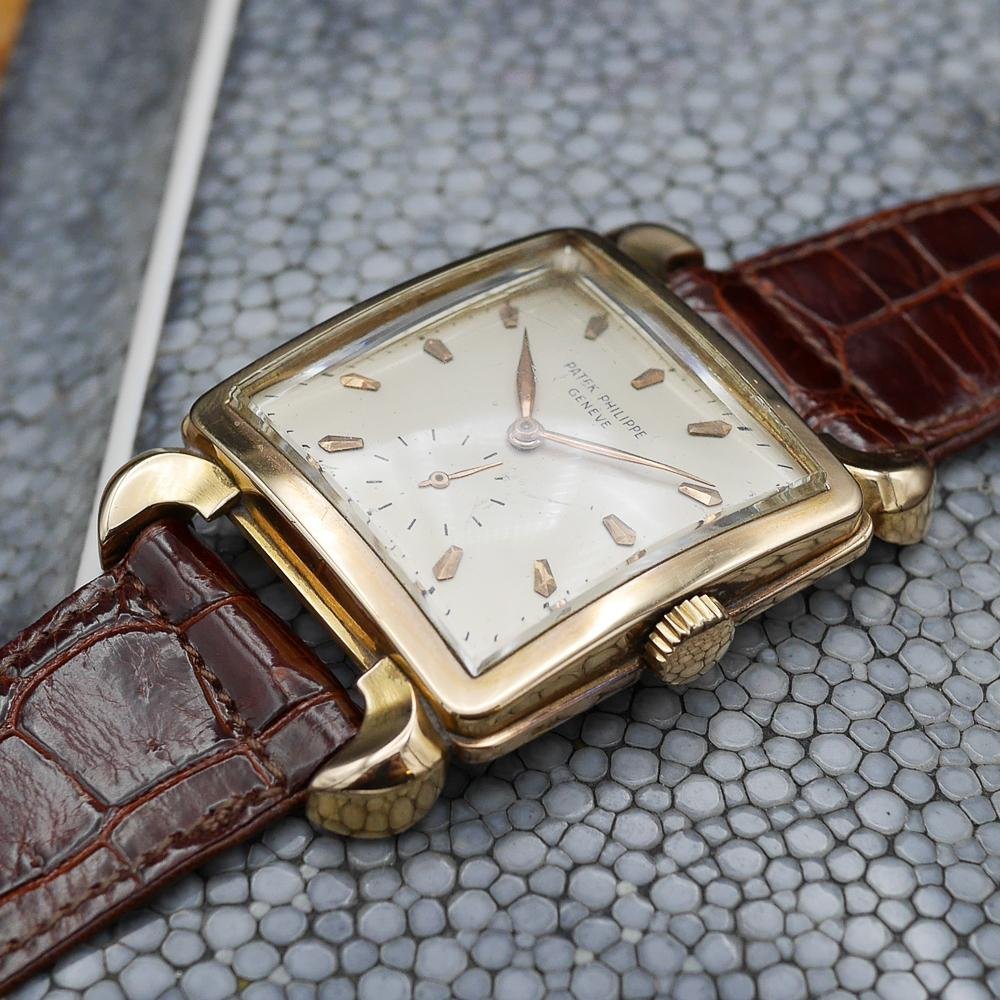 Patek Philippe Bulls Horn Ref 2423 in Yellow Gold, Circa 1950