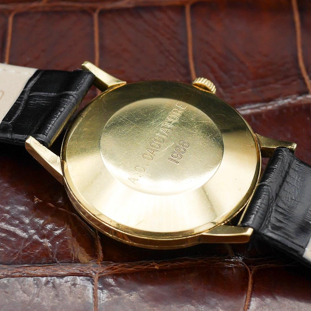 Patek Philippe Calatrava Ref:2411 in Yellow gold. Circa:1966