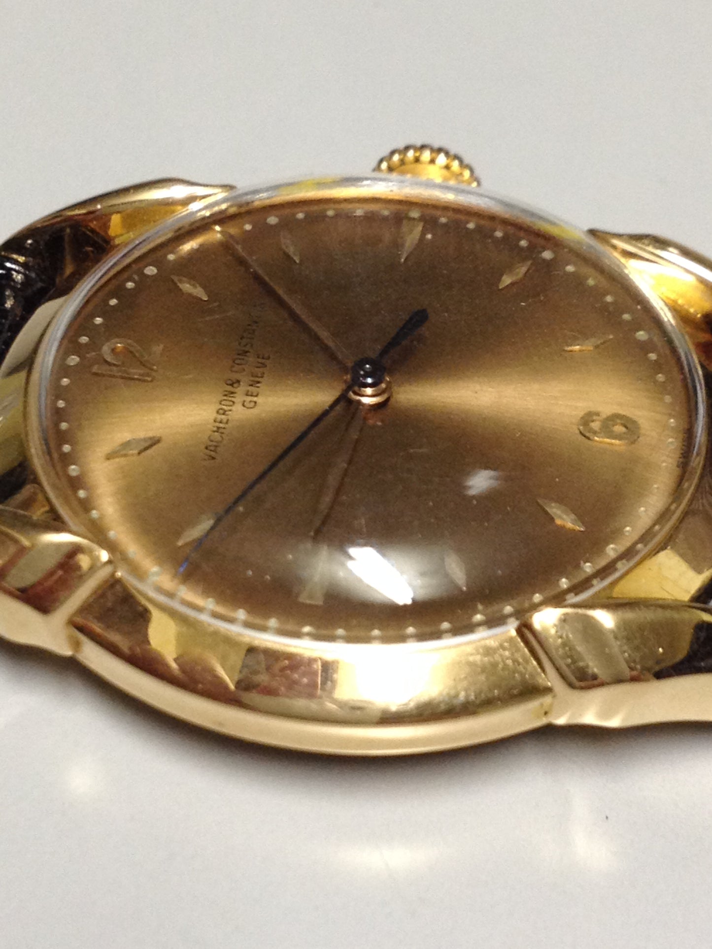 Vacheron&Constantin Cows Horn in Pink gold. Circa:1950