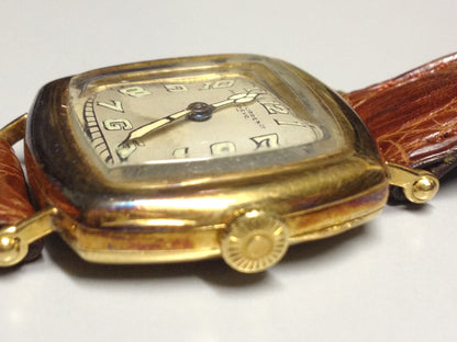 Patek Philippe Officier Ref: 3960 in Yellow gold. Circa: 1930.