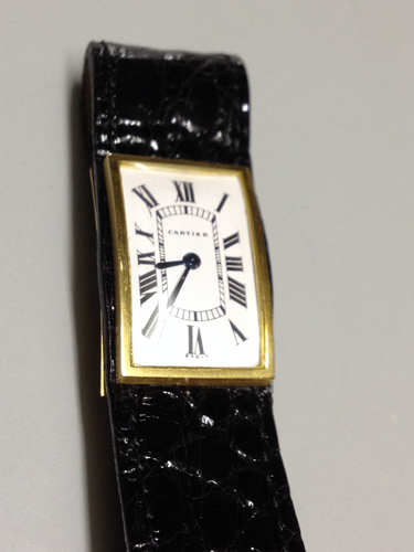 Cartier Rectangular Dress watch in Yellow gold. Circa: 1970.